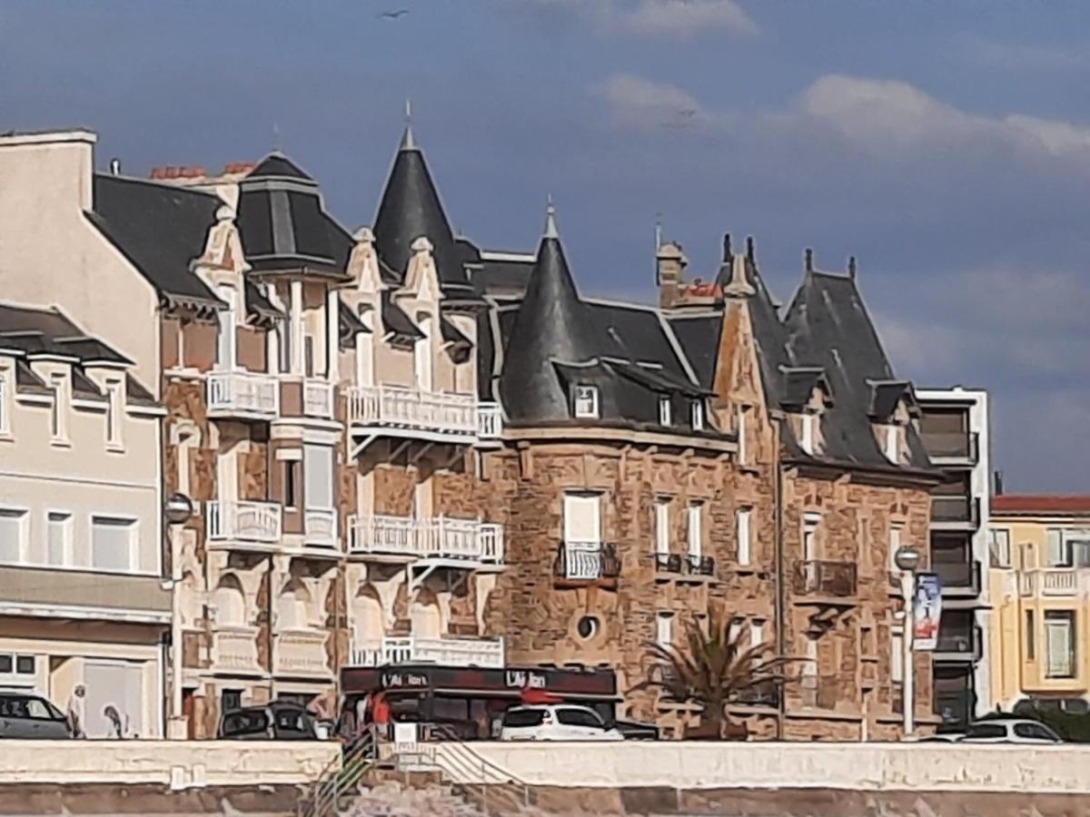 Appartement Vue Sur Mer Les Sables-dʼOlonne Exteriör bild